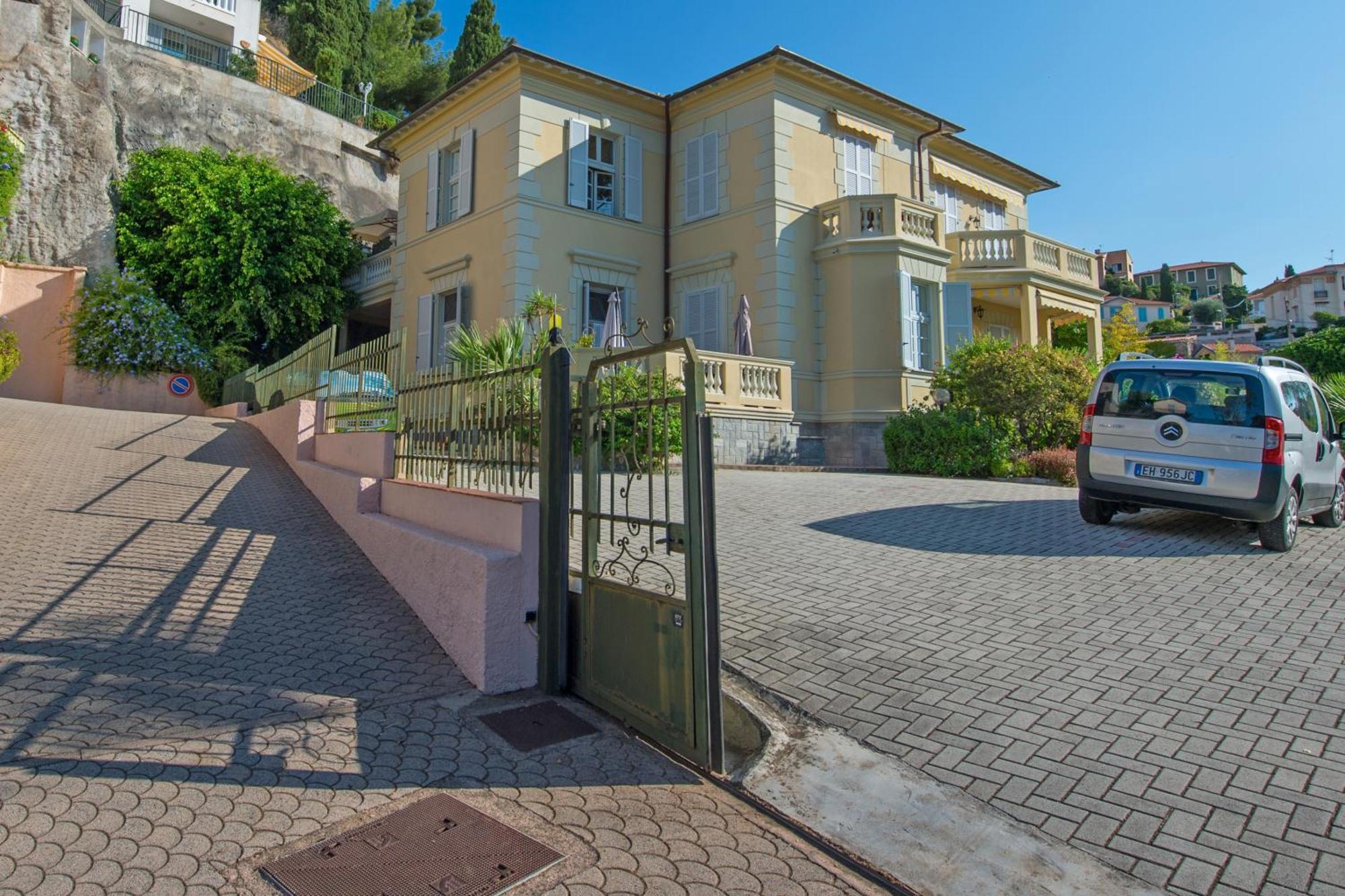 Oliviers -Agreable 2 Pieces Dans Maison Bourgeoise Menton Eksteriør bilde